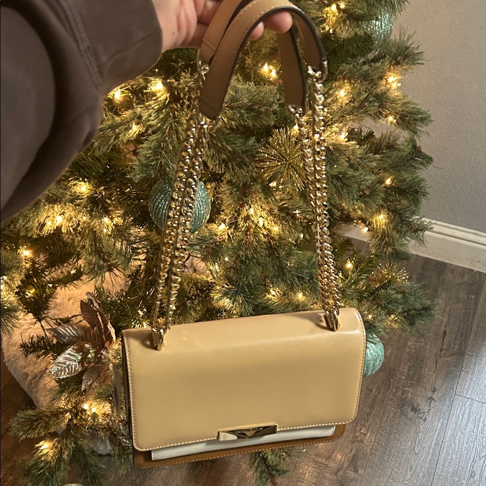 Michael Kors Elegant Cream Chain Shoulder Bag